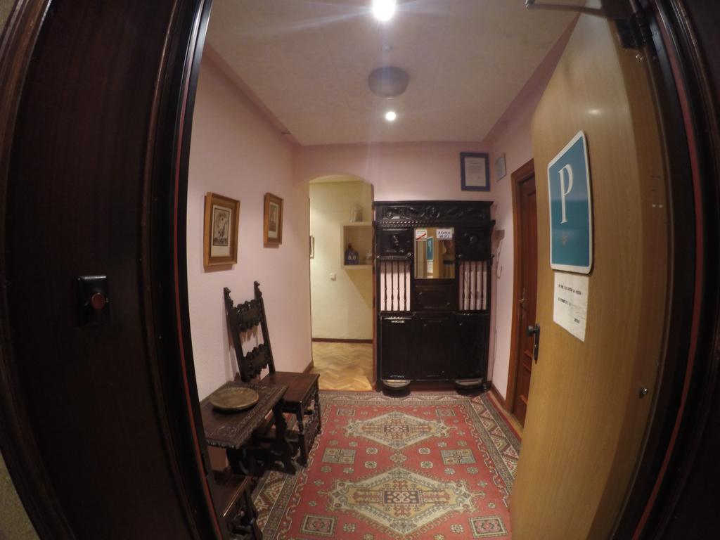Hostal Suarez Madrid Luaran gambar